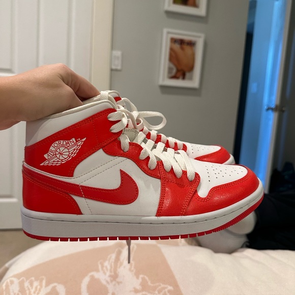 Women’s Jordan 1 Mid Dunks Habenero - Picture 3 of 3